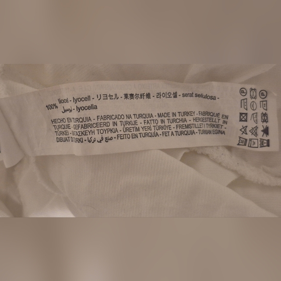 Zara Cream V-Neck Blouse with Black Buttons - Picture 6 of 6